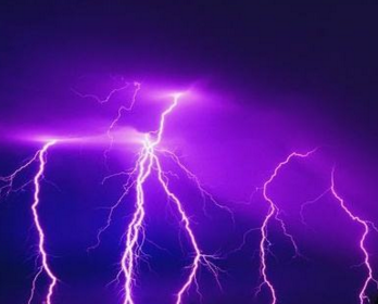 低壓斷路器在打雷時經常會跳閘?